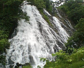 知床・オシンコシンの滝