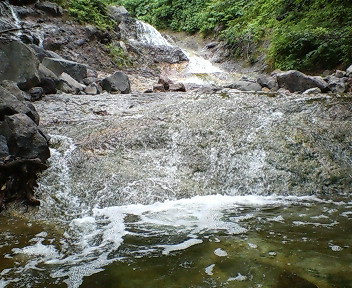 知床・カムイワッカ湯の滝